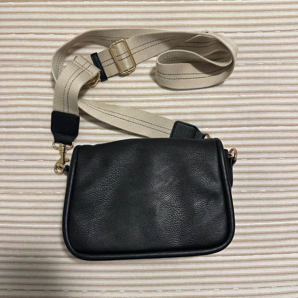 Universal Thread Crossbody